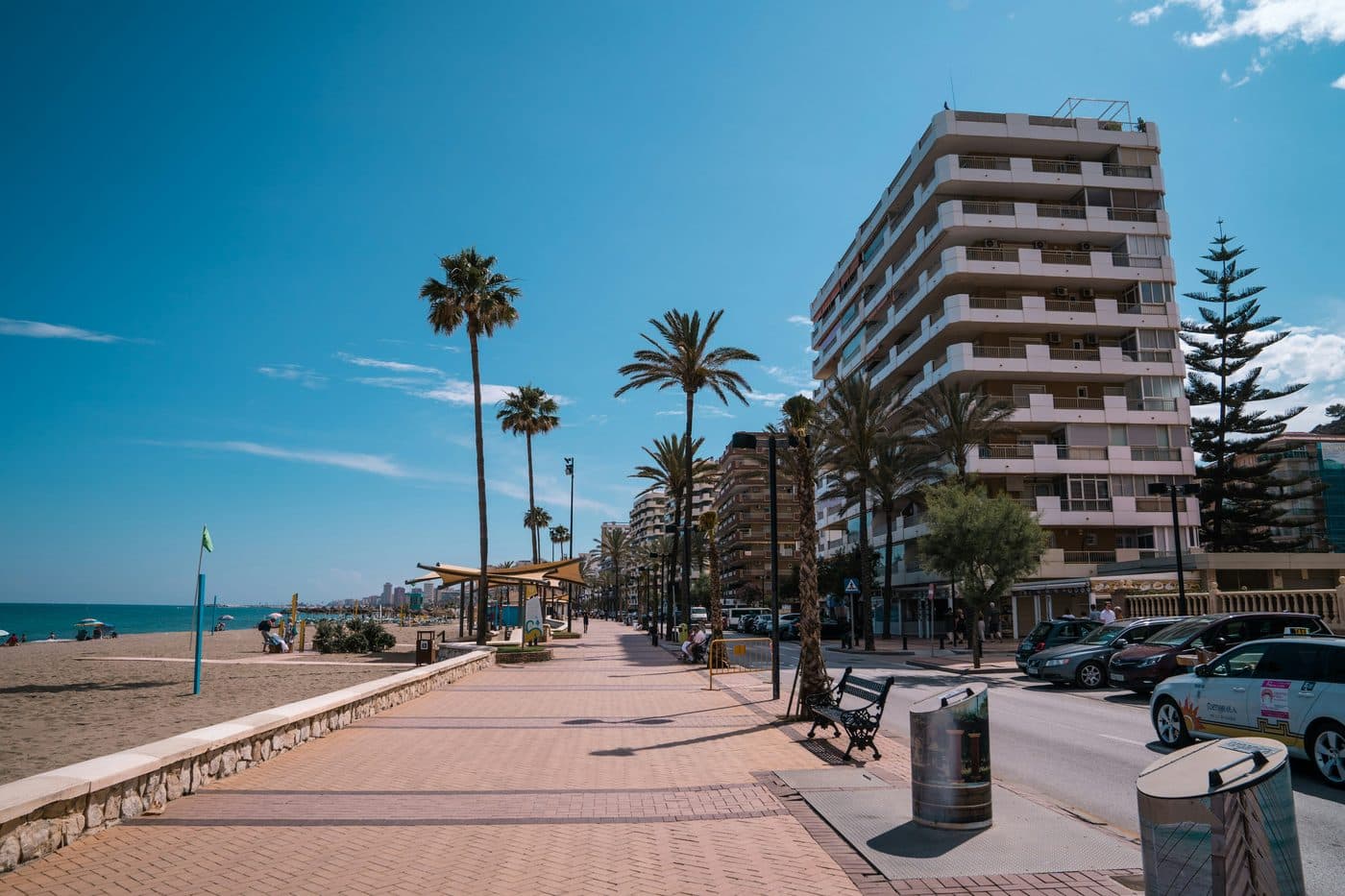 Homes on the Torreblanca hillside with sea views near Fuengirola