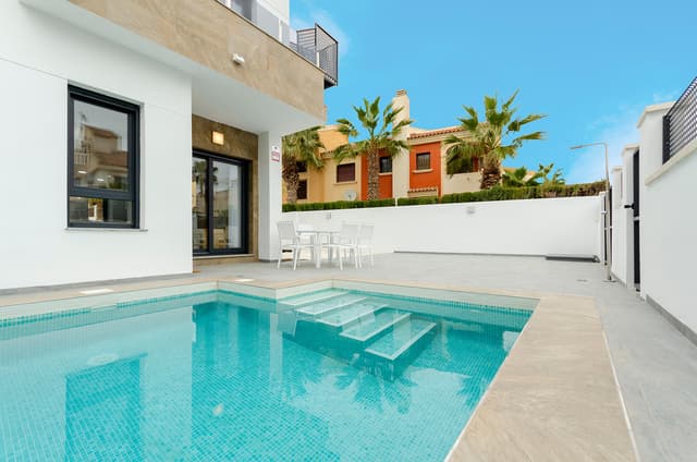Laguna Rosa Villas - Torrevieja - Key Ready — 2-5bd7b9d04b45e33852eaf0ec6670150d.jpg