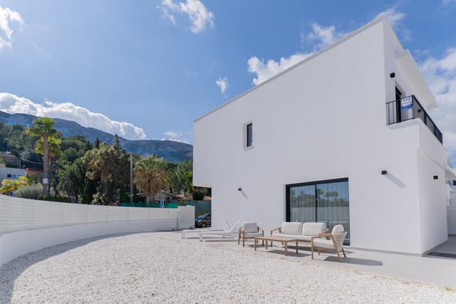Denia III — bg-8327DEN-03.jpg