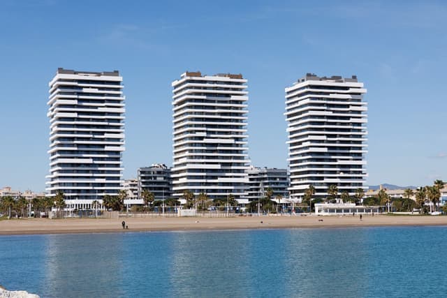Malaga Towers — 01.jpg