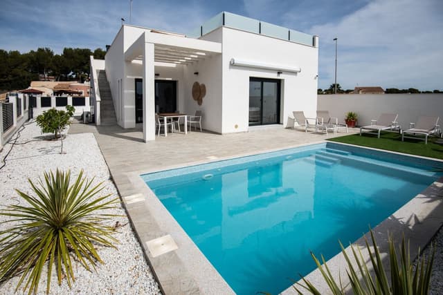 Residencial Castillo 2 — 01.jpg