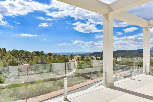 Villa Rey Luis I 38 — 02.jpg