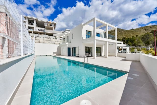 Villa Rey Luis I 38 — 01.jpg