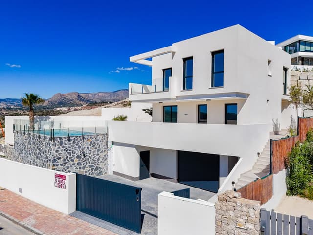Villa Rey Luis I 44 — 01.jpg